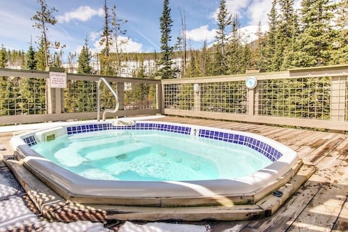 Dog-Friendly Home with Trail Access, Gorgeous Views