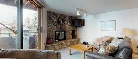 TV, fireplace, DVD player, stereo