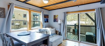 Mountain-view condo in central location with wood stove