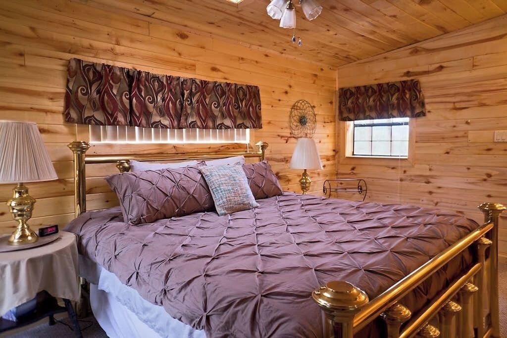 2 bedrooms, desk, free WiFi, bed sheets