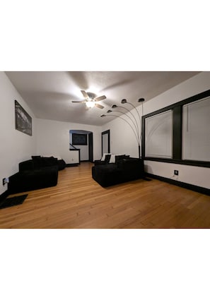 Interior - Book your “home away from home” & comfortable stay in the heart of Dayton (Dayton)