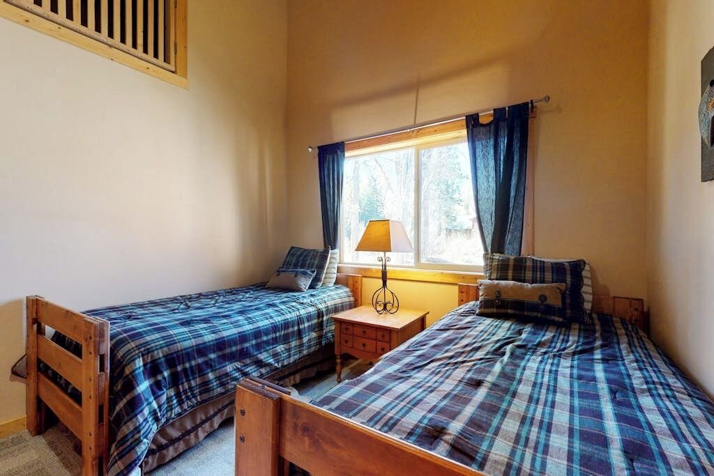 3 bedrooms, desk, free WiFi, bed sheets