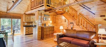 Dog-Friendly Cabin w/ Washer/Dryer, WiFi, & Firepit - Steps From the Rio Grande