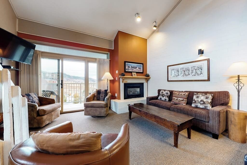 TV, fireplace, DVD player, stereo