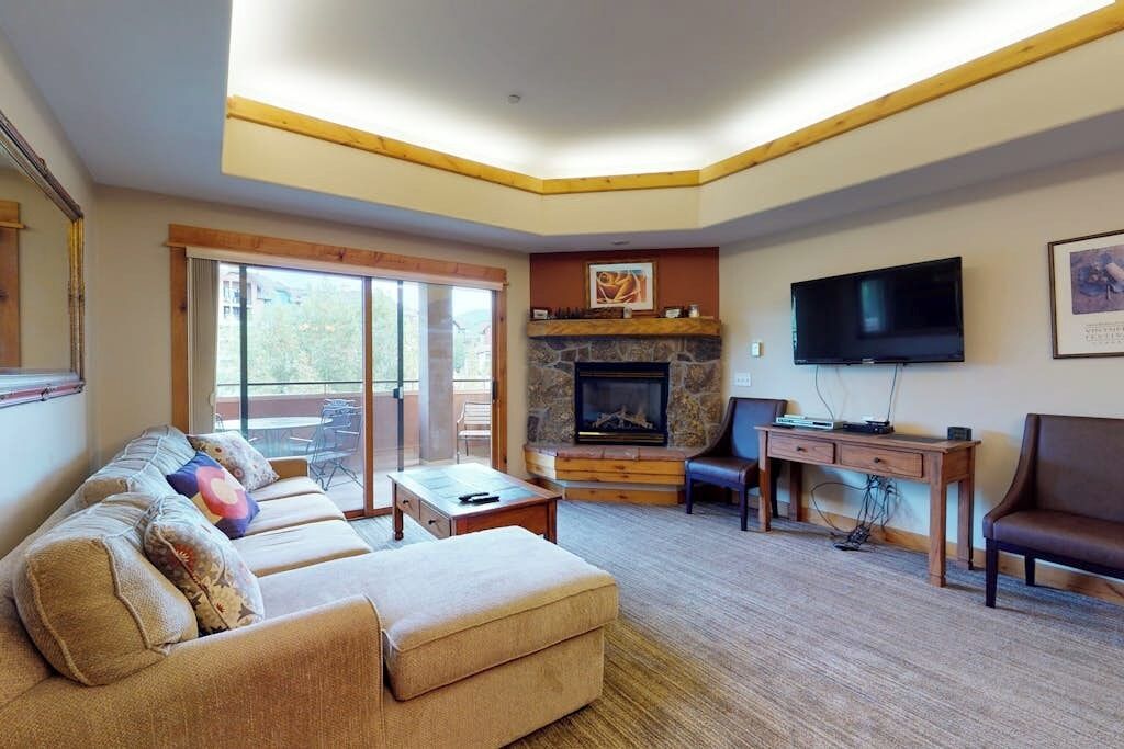 TV, fireplace, DVD player