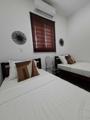 Room - Charming 3-bedroom, 2-bathroom house with AC in quiet neighborhood in Curaçao (Willemstad)