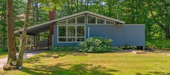 Adorable 2-bedroom cottage less than half a mile from breathtaking Moody Beach