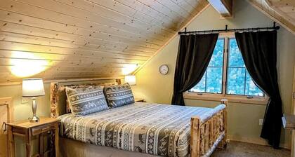 Sun-filled mountain studio with deck, fireplace, & views- near skiing & trails