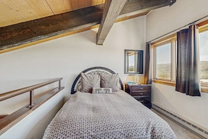 Een strijkplank/strijkijzer, gratis wifi, beddengoed