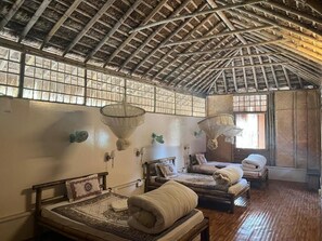 Room - Happy Lemon Tree Lodge (Ratnanagar)