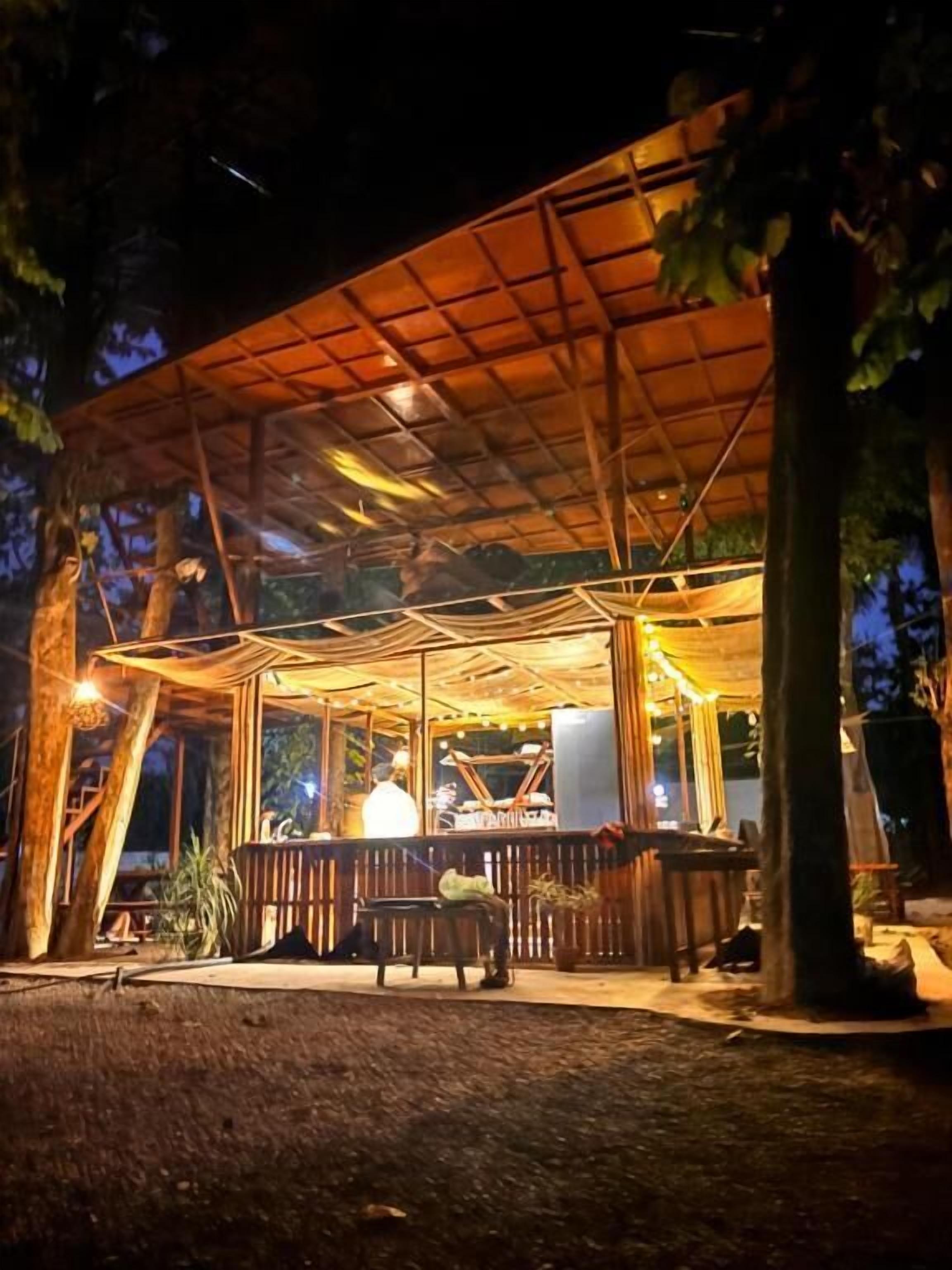 Bar (en la propiedad)