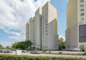 Exterior - Metro Trocka Charming Apartment (Warszawa)