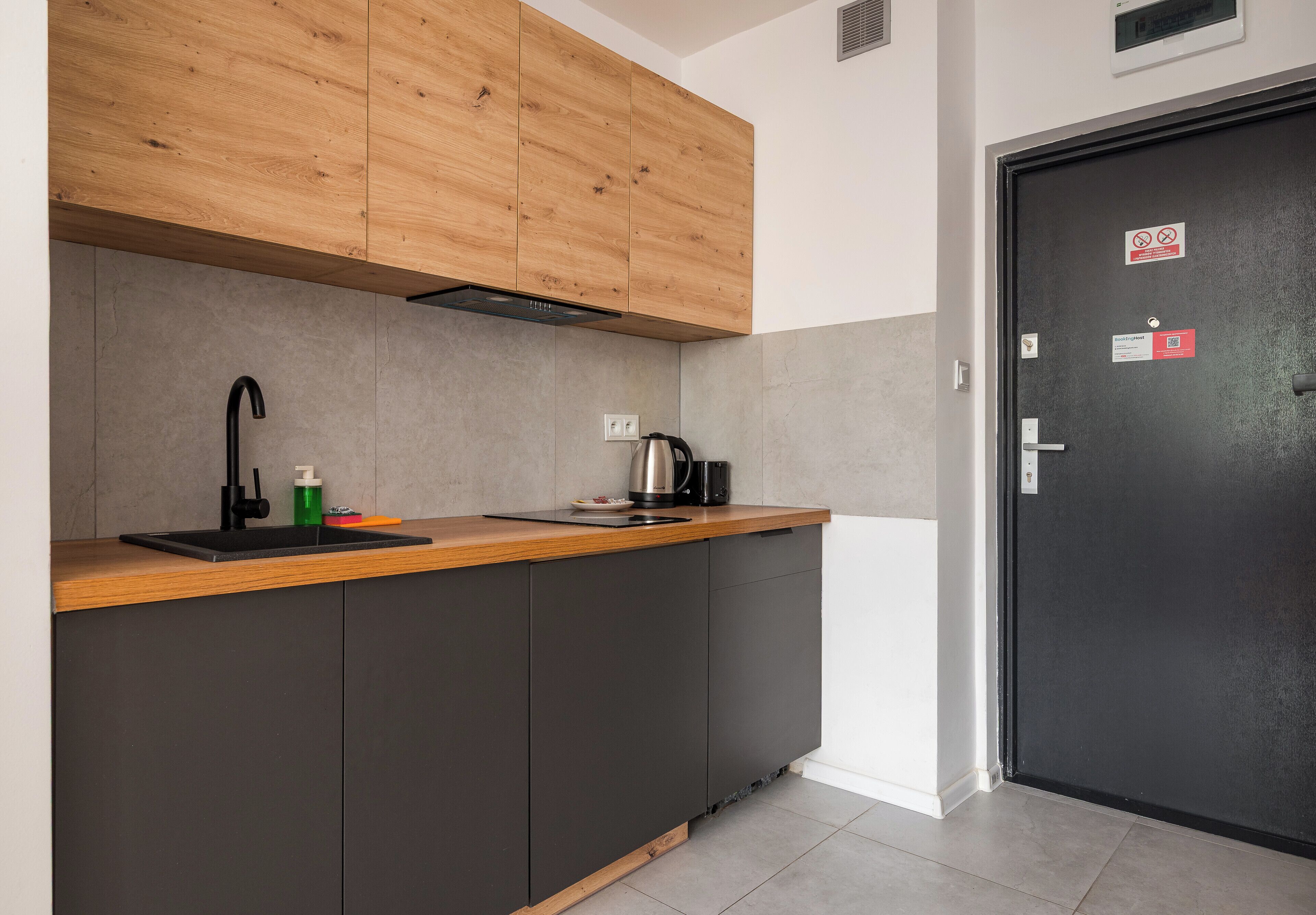 Fridge, stovetop, dishwasher, toaster