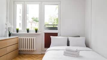 Iron/ironing board, WiFi, bed sheets