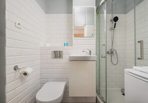 Shower, hair dryer, towels - Praga Fundamentowa Modern Studio (Warszawa)