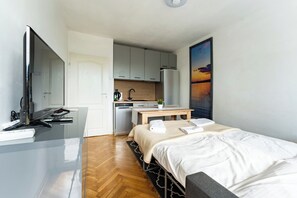 Bügeleisen/Bügelbrett, WLAN, Bettwäsche