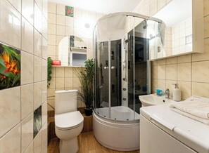 Shower, hair dryer, towels - Oliwa Homely Apartment (Gdańsk)