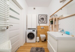 Hair dryer, towels - Kolska Chic Apartment (Warszawa)