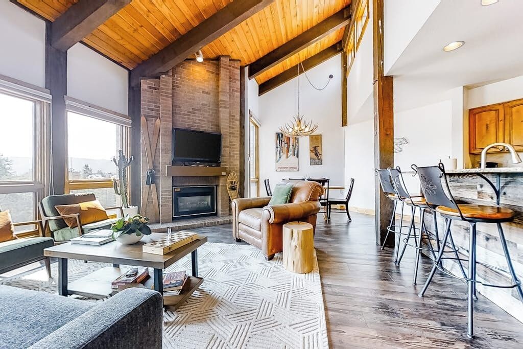 TV, fireplace, DVD player