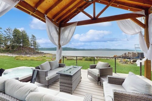Charming Coastal Cabin with Private Shoreline & Hot Tub