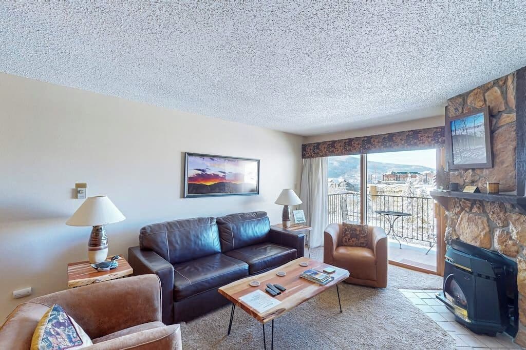 TV, fireplace, DVD player, stereo