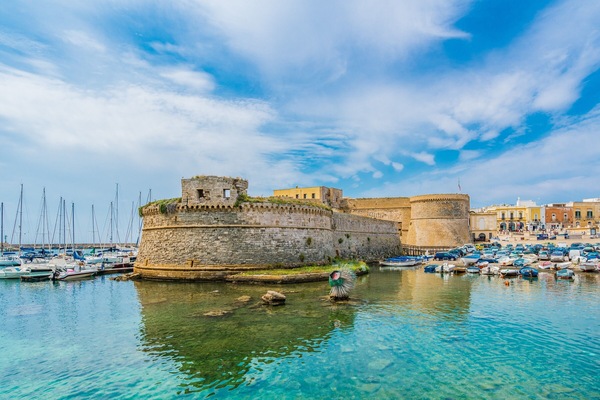 Das Schloss Angioino Aragonese in Gallipoli