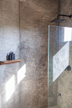 Shower, hair dryer, towels, soap - Vrbo Property (Puerto Escondido)
