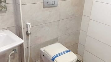 Ducha, toallas, jabón, shampoo