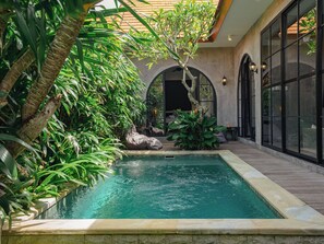 Pool - Industrial Luxury Villa – 2BR & Private Pool (Badung)
