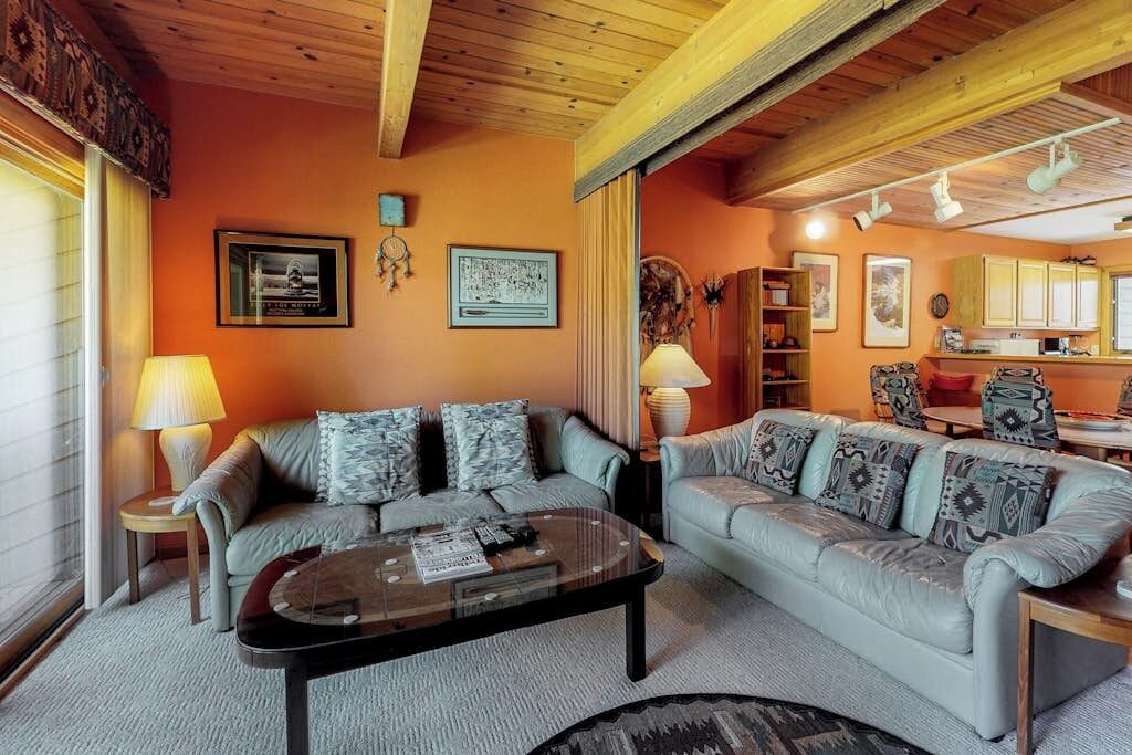 TV, fireplace, DVD player, stereo
