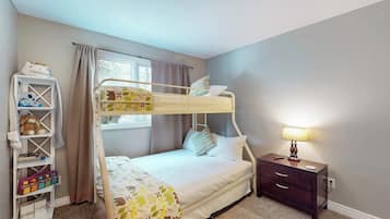 2 habitaciones, cuna de viaje, wifi gratis y ropa de cama