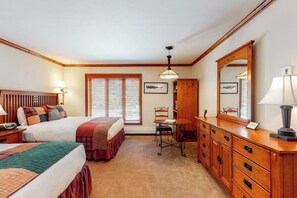 Iron/ironing board, free WiFi, bed sheets - Ski-in/out condo with kitchenette, high-speed WiFi, shared pool/hot tub/laundry (Vail)