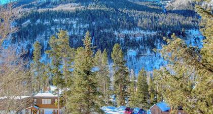Cozy ski condo with easy access to slopes near hiking and natural beauty