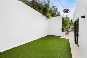 Property grounds - (Beverly Hills)