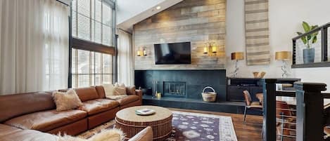 TV, fireplace
