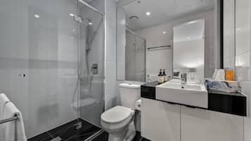 Deluxe Apartment, Balcony | Bathroom