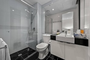 Deluxe Apartment, Balcony | Bathroom - Exclusive Stays - Southbank Podium (Southbank)