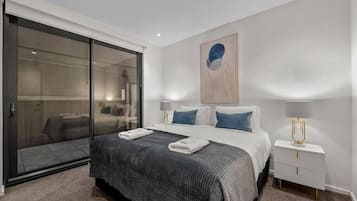 Deluxe Apartment, Balcony | Iron/ironing board, free WiFi