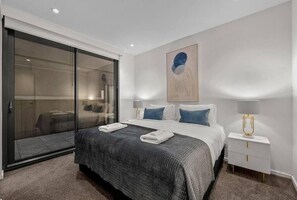 Deluxe Apartment, Balcony | Iron/ironing board, free WiFi - Exclusive Stays - Southbank Podium (Southbank)