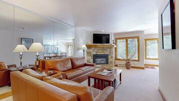 Smart TV y chimenea