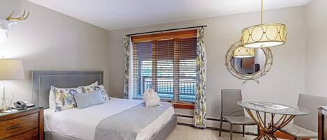 Iron/ironing board, free WiFi, bed sheets