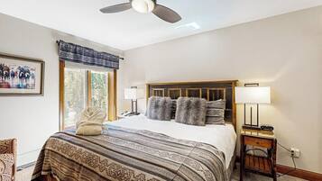 1 bedroom, iron/ironing board, WiFi (free), bed sheets