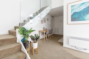 Studio Basic | Interior