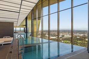 Pool - Live in the clouds! 3BD luxury apt. in Southbank. (Southbank)