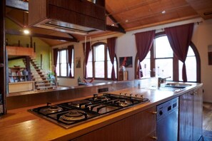 Private kitchen - Central City Warehouse Apartment (Melbourne)