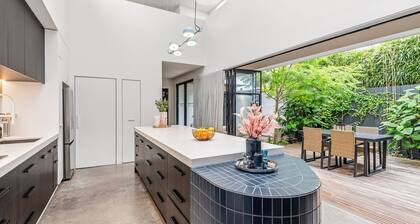 Architectural Masterclass in UberHip Northcote.