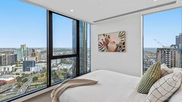 3 bedrooms, desk, iron/ironing board, WiFi