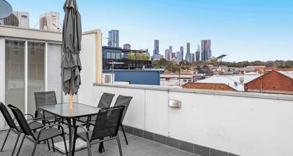 Stunning 3BD Executive Home in Ultra-hip Fitzroy!
