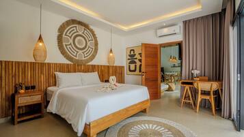 2 bedrooms, in-room safe, desk, iron/ironing board