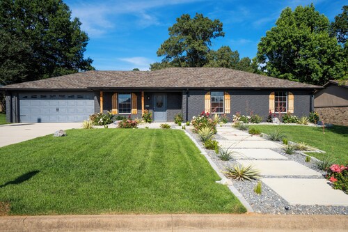Peaceful Small-Town Retreat with Everything Just Minutes Away